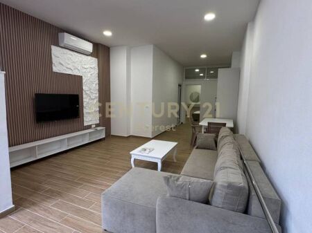 QENDER, APARTAMENT 1+1 PER QIRA