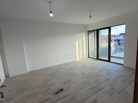 For rent Apartment 2+1+2 EMPTY, 5 Maj Street at the end near the new buildings near Ardian Klosi school 450 thousand lek