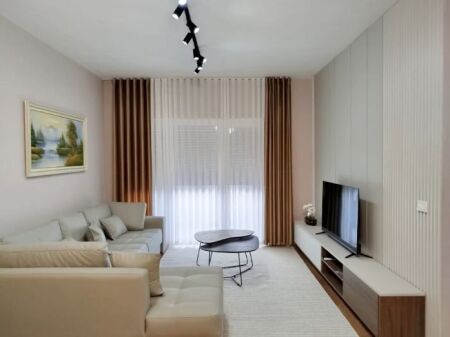 Apartament 1+1 me qera pas Shkolles se Kuqe ne Tirane