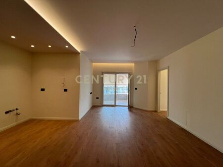 Appartamento 2+1+2 in vendita ad Astir