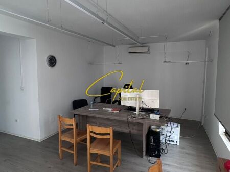 UFFICIO IN AFFITTO 116 M2 VASIL SHANTO 1.200 EURO