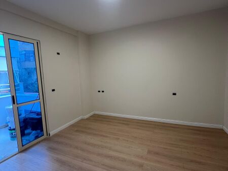 Apartamemt 3+1 per shitje prane kodres se diellit tek fondacioni eleonore