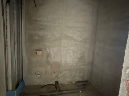 Shitet apartament 1+1 Kamez