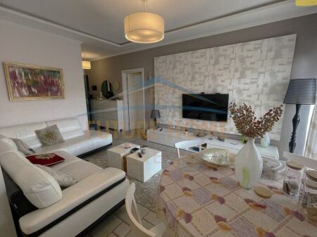 Shitet, Apartament 1+1, Rezidenca "Kodra e Diellit 1", Tiranë.