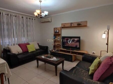 🏡 For rent – 1+1 Apartment on Myslym Shyri Street