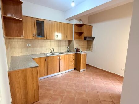 APARTAMENT 3+1 PER QERA TEK KOMUNA E PARISIT