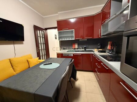 Shesim apartament 2+1 në Rruga e Durrësit, Tirana