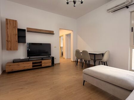 For rent 2+1 apartment near Eftali Koçi School.