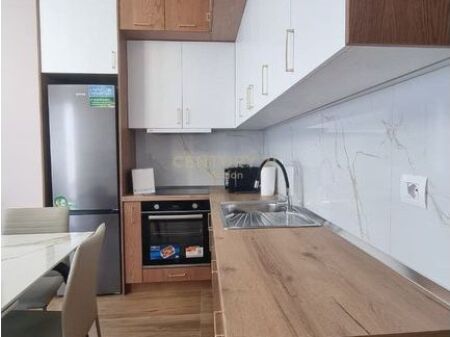 Apartament 1+1 me Post Parkimi me Qira tek Zogu i Zi!