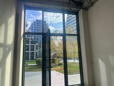 Vendita, Spazio Commerciale, Lake View Residence