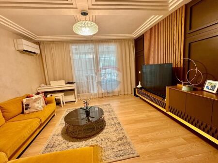 APARTAMENT 2+1 PER QIRA, RRUGA E KOSOVAREVE !