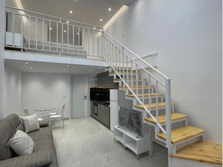 Qera, Apartament Loft, Fresku.