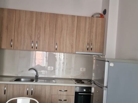 Apartament 1+1 me qera tek 5 Maj