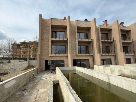 Shitet , Vile , Swan Lake Residence , Farke