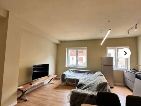 2+1,i mobiluar per here te pare,rruge e durresit,1000 euro me parkim