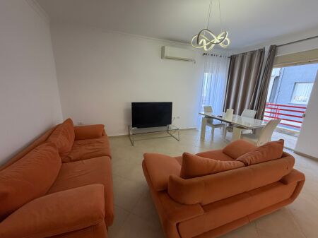 2+1,i mobiluar rruga peti liq i thate,260 mije euro,ofrohet dhe parkim me cmim shtes
