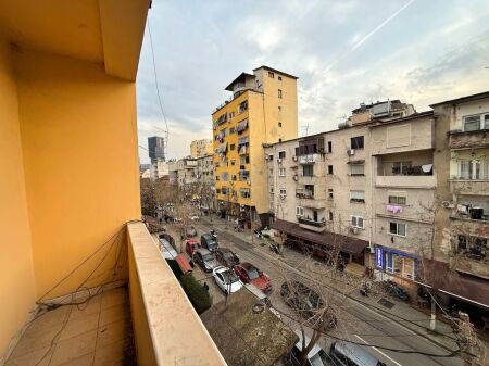 AMBIENT ZYRASH ME QIRA TEK RRUGA MINE PEA