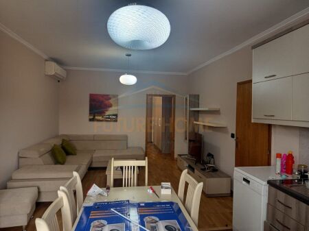 Qera, Apartament 1+1, Rruga Hoxha Tahsim, Tiranë.