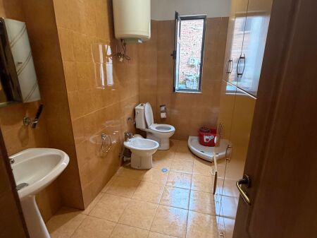 3+1,i mobiluar me hipoteke,te rruge e durresit buze rruge,200 miljon leke