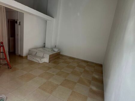 Commercial space for rent in Astir