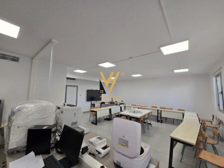 SI AFFITTASI EDIFICIO COMMERCIALE 1.340 M2 IN VIA KAVAJA 15.000 EURO