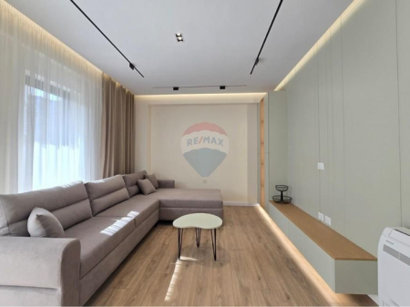 Apartament per shitje 2+1+2+ parkim te Liqeni i Thate