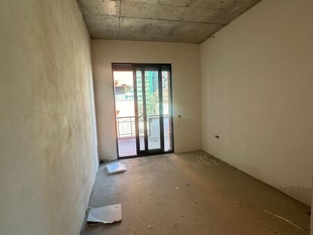 🏡 Apartament në Shitje 2+1+2 + Depo – Kompleksi Delijorgji