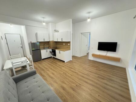 Jepet me qera Apartament 1+1  Adresa : Ali Demi Kompleksi Kadiu Kati 7  E mobiluar  Cmimi 40000 lek