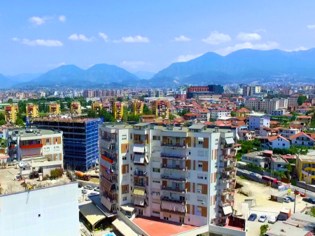 Shiten Ambiente Biznesi – 21 Dhjetori, Tiranë