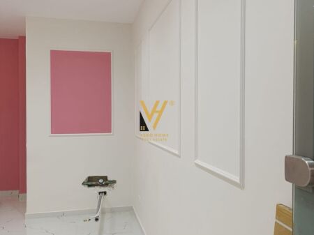 JEPET DYQAN 25 M2 ME QERA TE ISH EKSPOZITA 50.000 LEKE