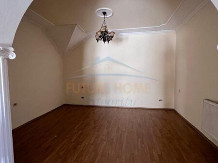 Qera, Duplex për Zyra, Blloku, Tiranë.