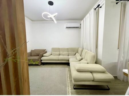 Shitet 1 +1 te Tirana Garden Park