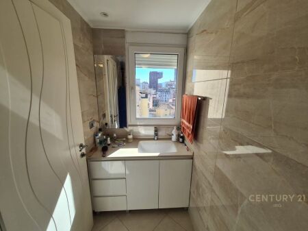 VENDESI APPARTAMENTO 2+1+2 IN VIA KAVAJES