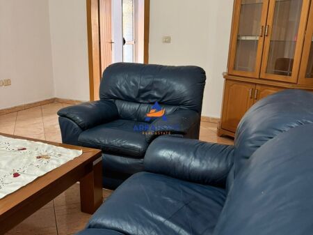 JEPET ME QERA KATI I PARE I NJE VILE " DON BOSKO " 40,000 LEKE