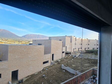 Duplex 2+1+2+verande ne shitje, Liqeni i Farkes