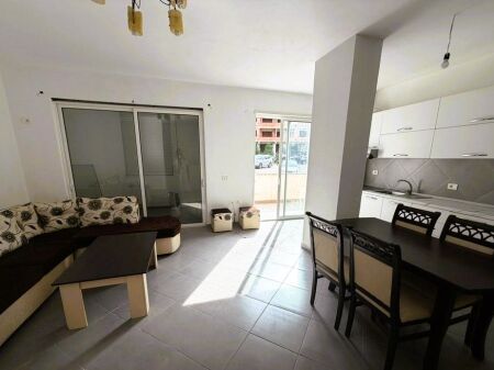 2+1 APARTMENT FOR SALE NEAR THE BOTANICAL GARDEN