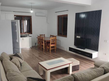 Apartament - Për Qira - Linzë, Tiranë