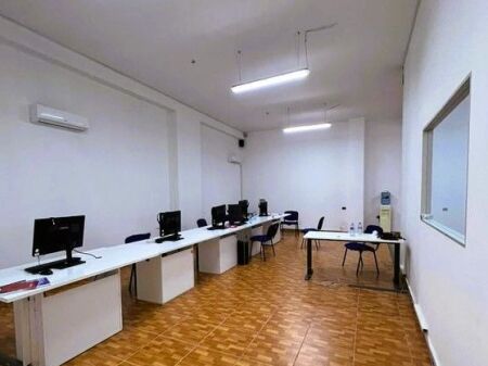 Jepet me qira zyre mbrapa viles gold!
