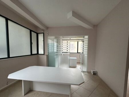 Jepet Zyrë Me Qira në 21 Dhjetori