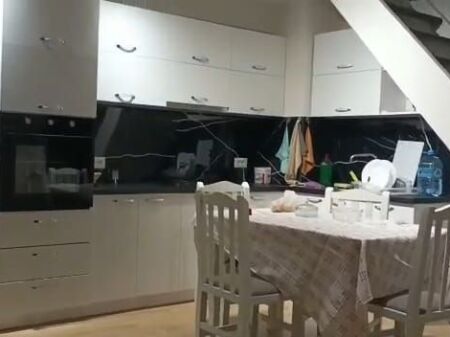 Tirane, jepet me qera apartament 2+1 , 52 m² 600 € (misto mame)
