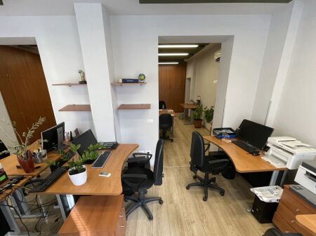 UFFICIO IN AFFITTO 120 M2 CENTRO 160.000 LEKE