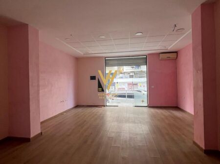 AFFITTASI NEGOZIO 50 M2 VICINO AL GIARDINO ZOOLOGICO 55.000 LEKE