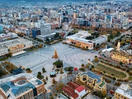 🏢 Office for Rent – Center, Tirana