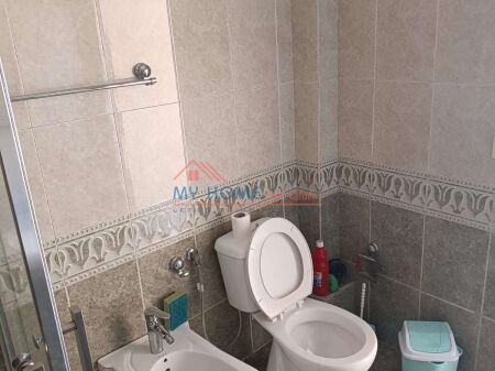Apartament 1+1 me qira tek Komuna e Parisit ne Tirane