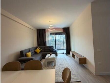 Apartment (2+1+2) plus parking space for rent