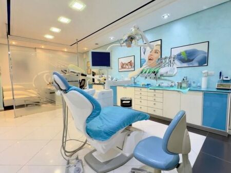 Qera | Ambjent Biznesi | Ali Demi | 800 €/muaj