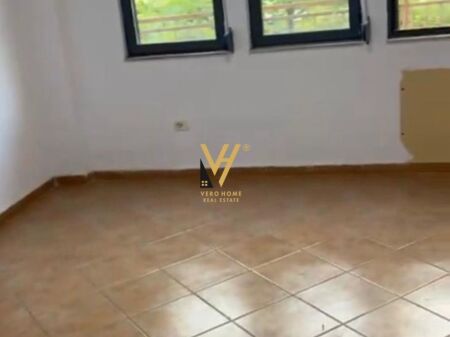 OFFICE 124 M2 FOR RENT AT SQUARE 21, KAVAJES STREET 80,000 LEKE