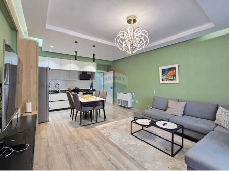 Apartament per qira, 3+1, Selvia