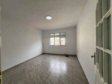 Apartment 2+1 for sale near Ambulance 9, on Kavaja Street