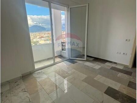 Apartament - Për Shitje - Pallatet e Verdha, Tiranë(ID: 530551001-377)